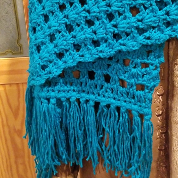 Handmade crochet extra wide scarf/wrap - Picture 5 of 7